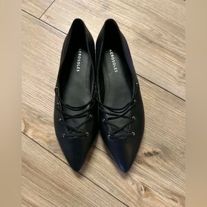AEROSOLES Women's Black Pointed Flats
